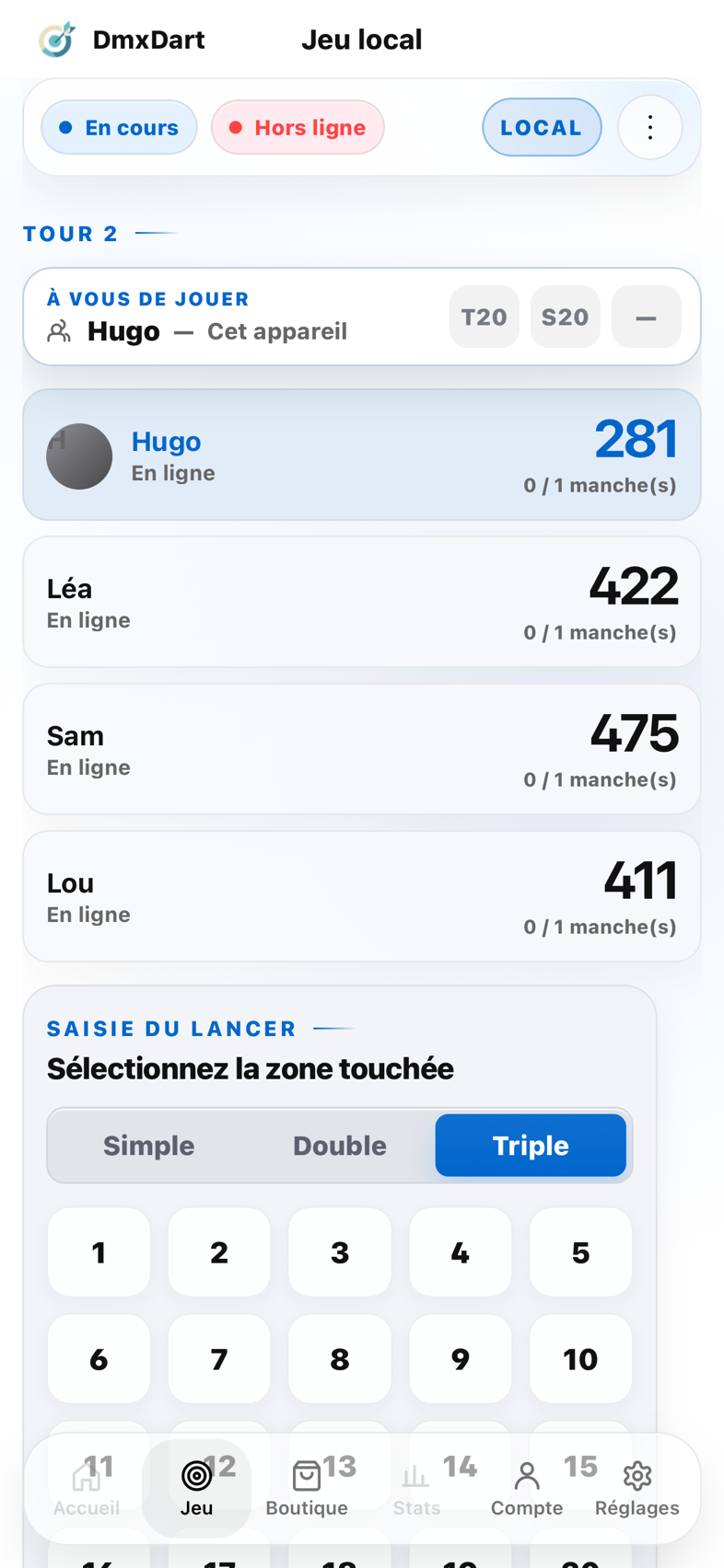 Partie locale de 501 sur téléphone : quatre joueurs fictifs, leur score restant et le tour du joueur en cours.